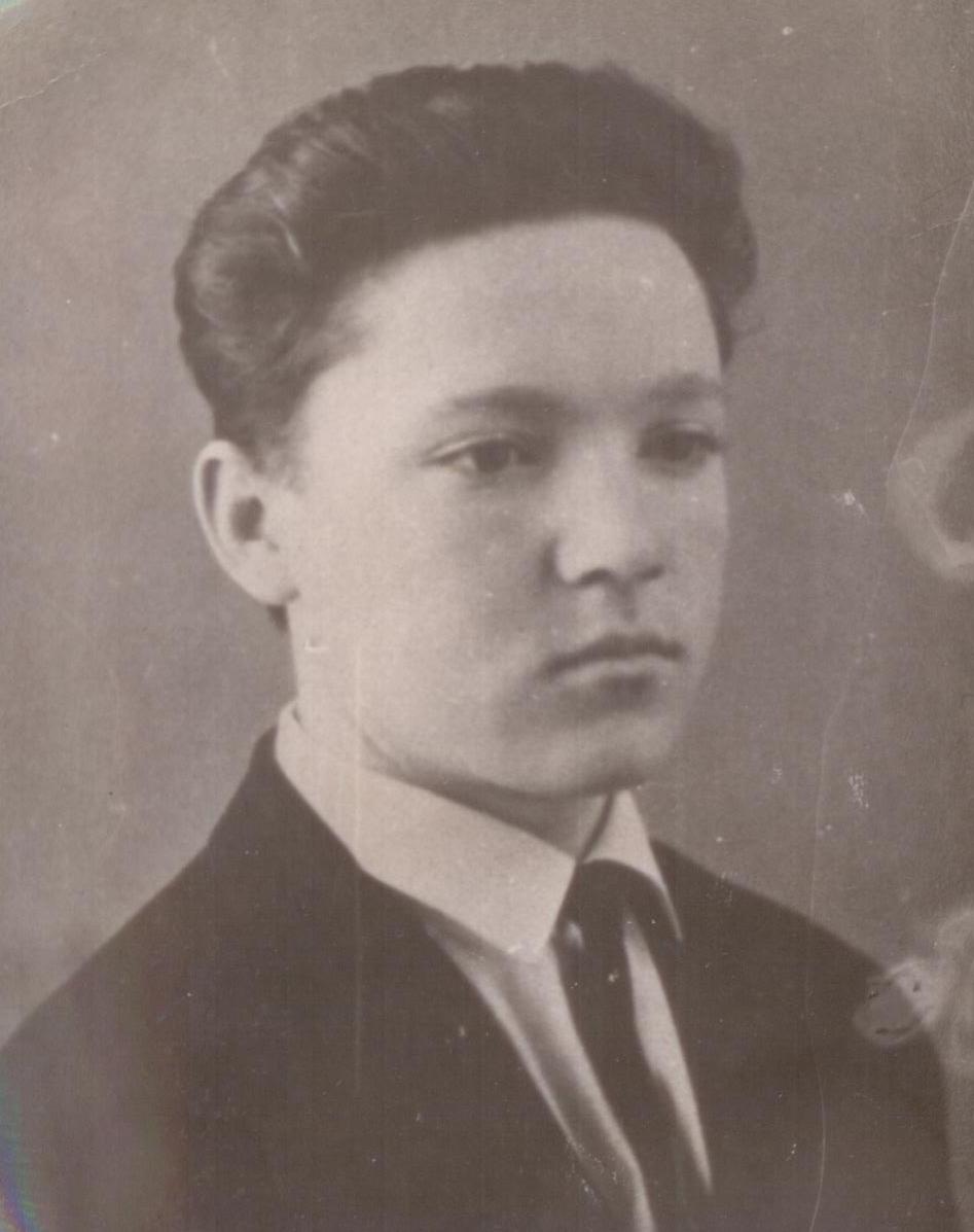 Анатолий Степанович Кочерга (в юности)